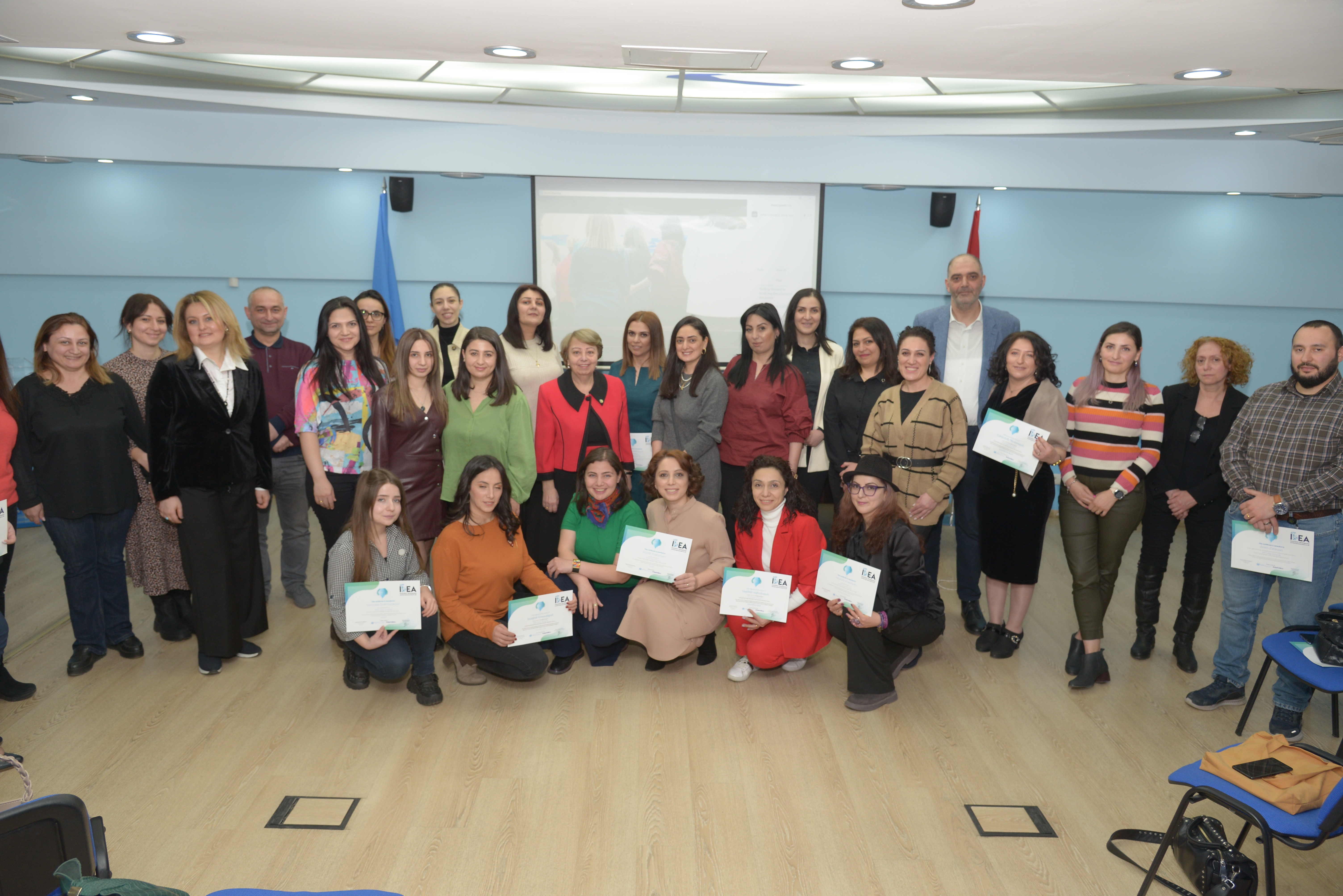 The participants of the IDEA App Armenia program received certificates at the closing ceremony. 