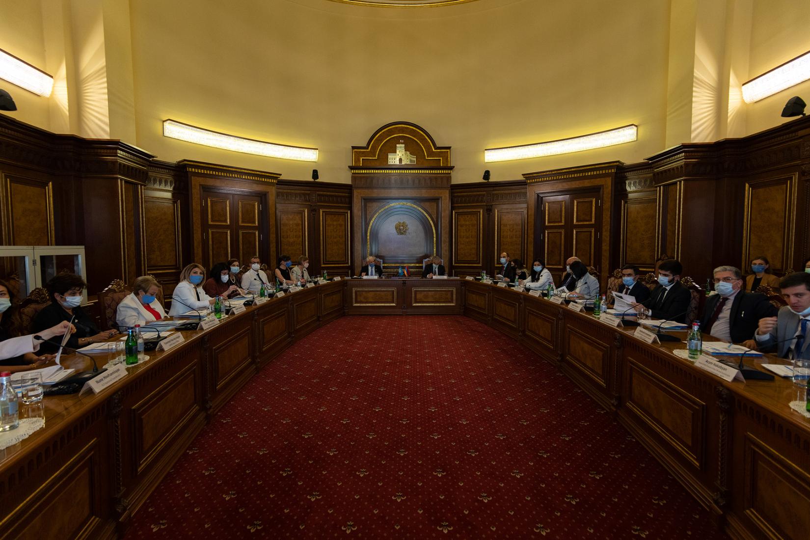 UN Country Team in Armenia and Government Representatives at the CF signing ceremony. 